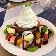 Mokaola Hawaii เอ็มควอเทียร์