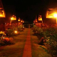 สุรีย์ เกสเฮาส์