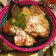 เมนูของร้าน It's "Happened To Be" a Closet สีลม