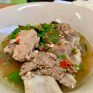 เมนูของร้าน เจ๊ษร เล้งแซ่บ