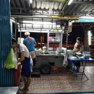 บรรยากาศ ปิยะสุข หูฉลาม ข้าวผัดปู