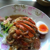 หมูแดงแสงทอง (สุทธิสาร) สนามบินน้ำ