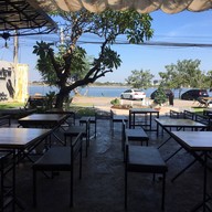 บรรยากาศ Take View Seafood  ริมบึงหนองโคตร