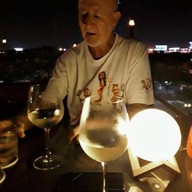 La Lune bar & bistro