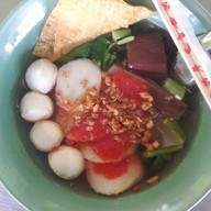 ก๋วยเตี๋ยวลูกชิ้นปลานายต่อ