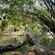 ใกล้น้ำเคียงนา เขาช่องพราน