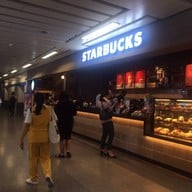 Starbucks MRT ศูนย์วัฒนธรรมฯ (ทางออก 4)