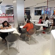 บรรยากาศ Buddhi Belly เซ็นทรัล เวิลด์