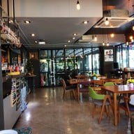 บรรยากาศ Mandy Nok Hotel ห้องอาหารสกุณา