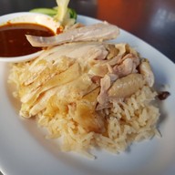 เมนูของร้าน ข้าวมันไก่ ข้างโรงเจ บ้านบึง