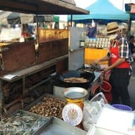 บรรยากาศ ตลาดนัดอาหารทะเล ท่าเรือพลี