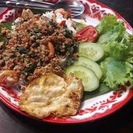 กะเพราถาด มหิดล ศาลายา