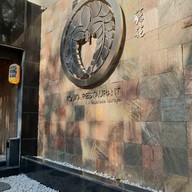 Lavish Salon and Spa ศาลาแดง