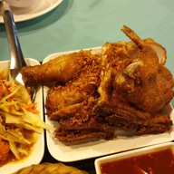 เมนูของร้าน ไพบูลย์ไก่ย่าง-ไก่ย่างหนังกรอบ ต้นตำรับสิงห์บุรี สิงห์บุรี