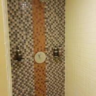 Lavish Salon and Spa ศาลาแดง