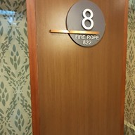 Lavish Salon and Spa ศาลาแดง