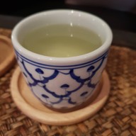 Lavish Salon and Spa ศาลาแดง