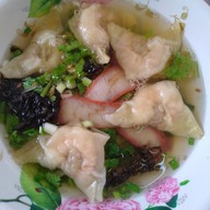 ร้านก๋วยเตี๋ยวเป็ด เกี๊ยวกุ้ง ชวนชิม