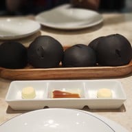 เมนูของร้าน Another Hound Café Central Embassy