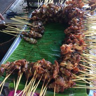 หมูปิ้งจิ๋ว สันติธรรม