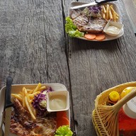 111 หวาดเสียว Cafe