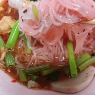 เส็ง เย็นตาโฟ ข้าวต้มปลา