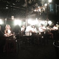 ร้านอาหารริเวอร์ไซด์ บาร์ แอนด์ เรสเตอร์รอง (Riverside bar & restaurant)