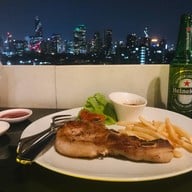 Sky Moon Bar & Bistro