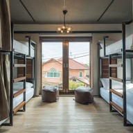 33 Poshtel