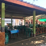 บรรยากาศ ร้านลาบคนเมือง ป่าไผ่