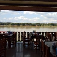 บรรยากาศ ร้านแม่งามอิ่มอร่อย