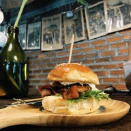 เมนูของร้าน Ampolcottage