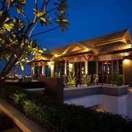 หน้าร้าน 72 SkyBar