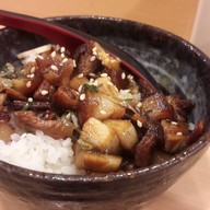เมนูของร้าน โทมาโตนู้ดเดิ้ล ซอยธนิยะ