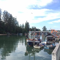 หน้าร้าน เบียดแคม (เรือ) ซีฟู้ด