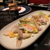 Scarlett Wine Bar & Restaurant โรงแรมพูลแมน จี สีลม