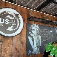 Us Cafe&Friends Suphanburi