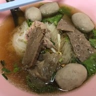 เมนูของร้าน ก๋วยเตี๋ยวเนื้อเซ้งฮง ถนนมิตรภาพ