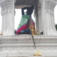ศาลพระแม่ธรณีบีบมวยผม