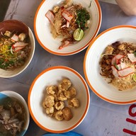 เมนูของร้าน ก๋วยเตี๋ยวไทยโบราณ 20 บาท