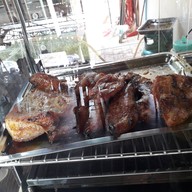 ก๋วยเตี๋ยวส้มตำข้าวแกงไร่ป้าแมว