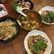 เมนูของร้าน ตะบันตำ ตำถาดบันลือโลก ปิ่นเกล้า