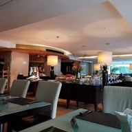 บรรยากาศ LIQUID BAR & CAFE @ Siri Sathorn Hotel