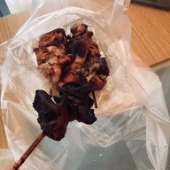 พี่เทพ ส้มตำ ไก่ย่าง   หน้าโรงพยาบาลค่ายสุรนารี