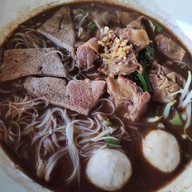 ก๋วยเตี๋ยวเรือป้าต้อย