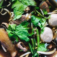 ก๋วยเตี๋ยวเนื้อตุ๋นแอร์พอร์ต