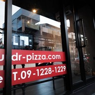 บรรยากาศ Dr.Pizza สุขุมวิท22