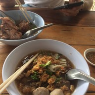 เมนูของร้าน ก๋วยเตี๋ยวลิ้นวัว กม.2