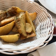 Le Petit cafe LONDON STREET