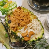 เมนูของร้าน Waterside Karaoke Restaurant